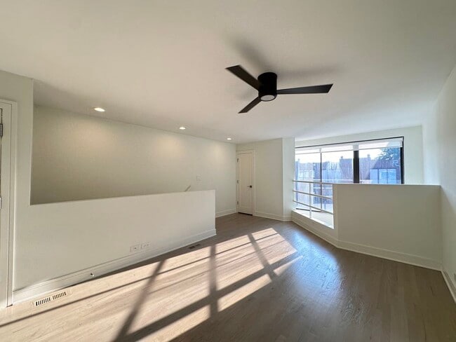 Building Photo - 949 W Grace St