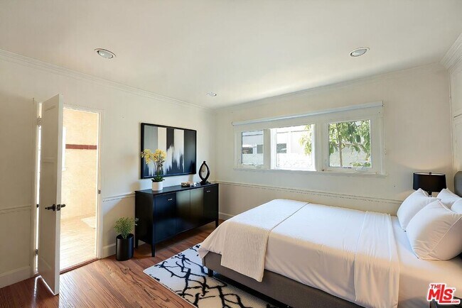 Building Photo - 12508 Sarah St