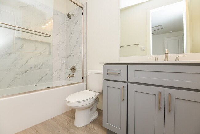 Building Photo - 7173 9th Hole Dr