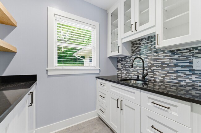 Building Photo - 103 Berkeley Rd