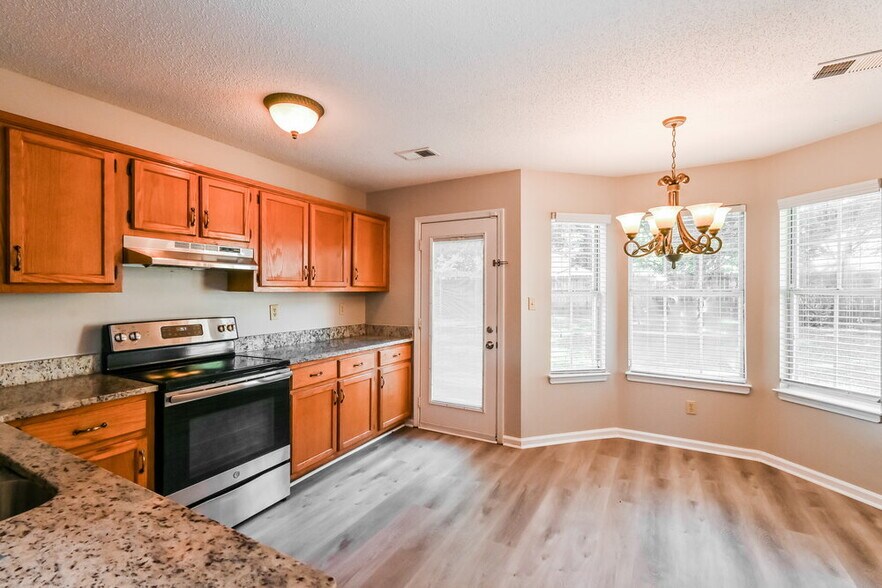 Building Photo - 6205 Liberty Estates Dr