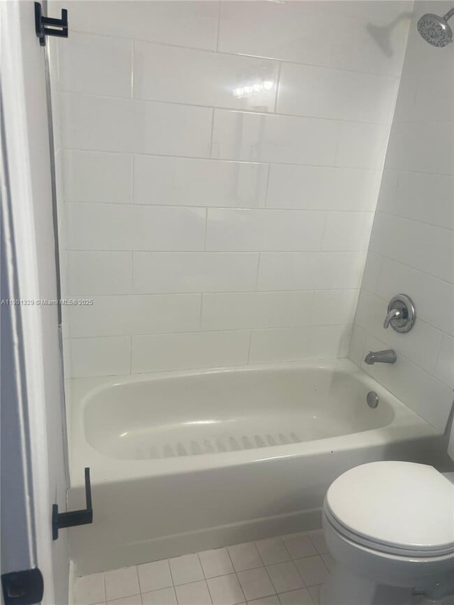 Building Photo - 438 NE 210th Cir Terrace