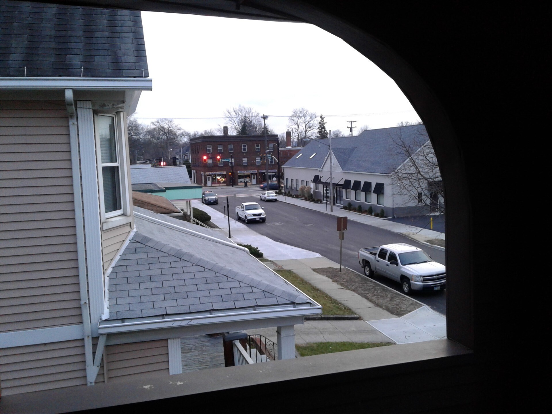 Building Photo - 1673 Victoria Ave