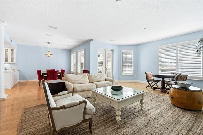 Building Photo - 515 5th Ave NE