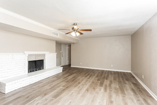 Building Photo - 8714 Miami Dr