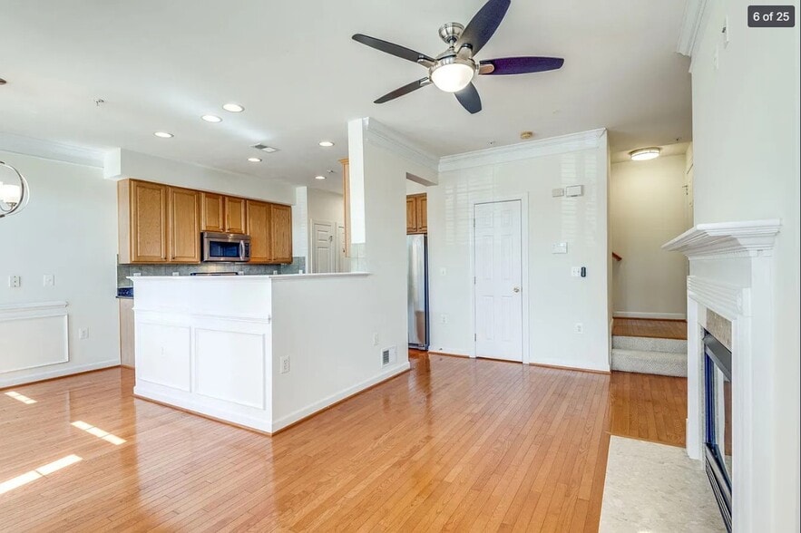 Building Photo - 2458 Curie Ct