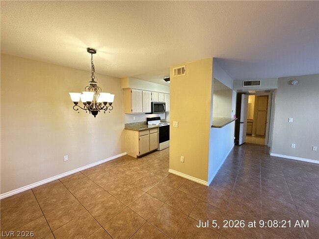 Building Photo - 1150 N Buffalo Dr