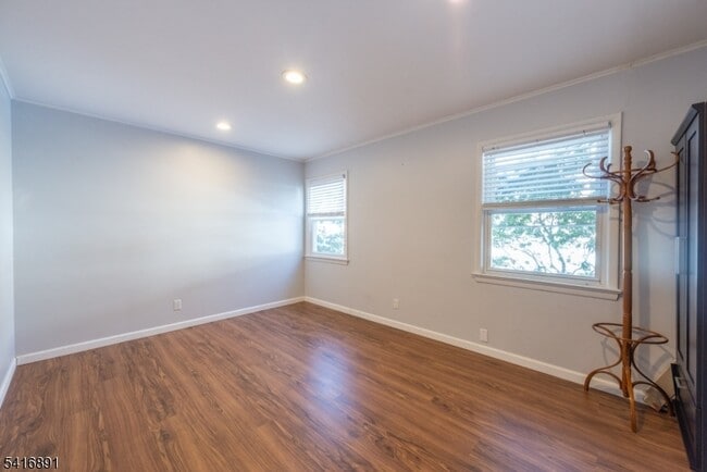 Building Photo - 18 Devon Dr