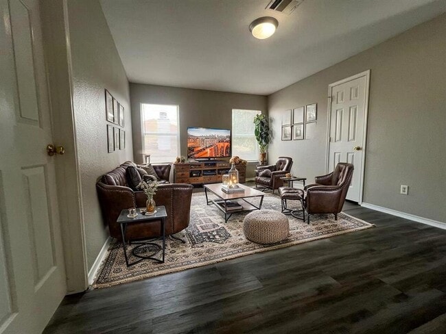 Building Photo - 13120 Dearbonne Dr