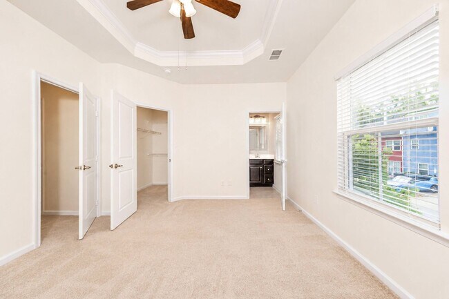 Building Photo - 4307 Sconce