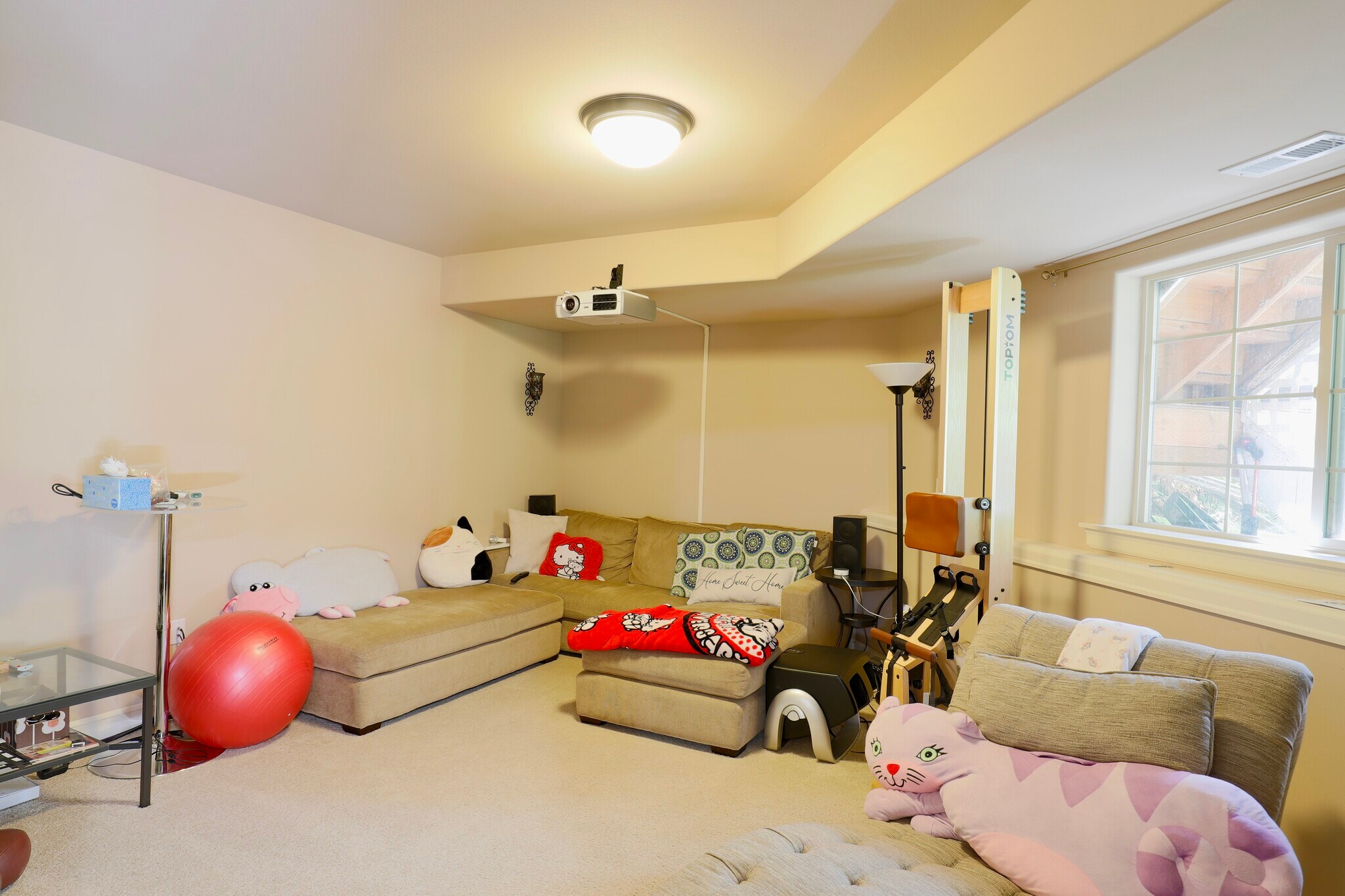 Building Photo - 12323 NE 102nd Ln