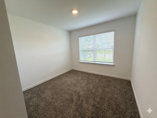 Building Photo - 4946 Pne Hvn Ln