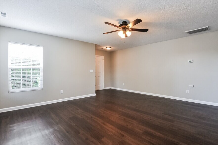 Building Photo - 1101 Tellis Dr