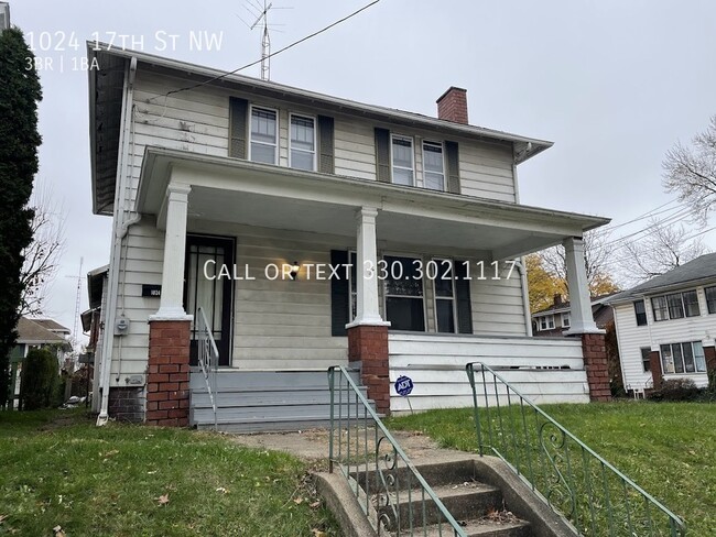 Building Photo - Large three bedroom one bathroom home for ...