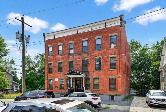 Building Photo - 90 Linden Ave