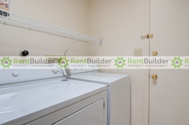Building Photo - !!ARRIVING SOON!!