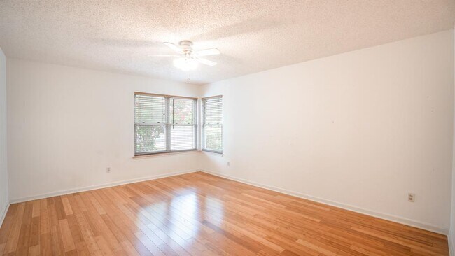 Building Photo - 11606 Parkfield Dr