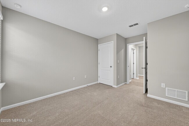 Building Photo - 66108 Edgewater Dr