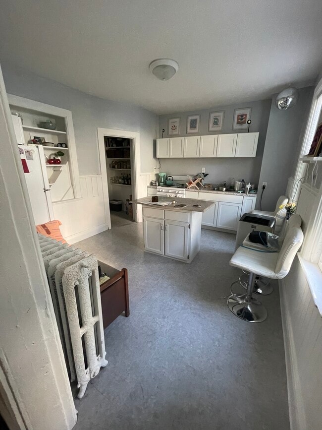 Building Photo - 1928 Feronia Ave