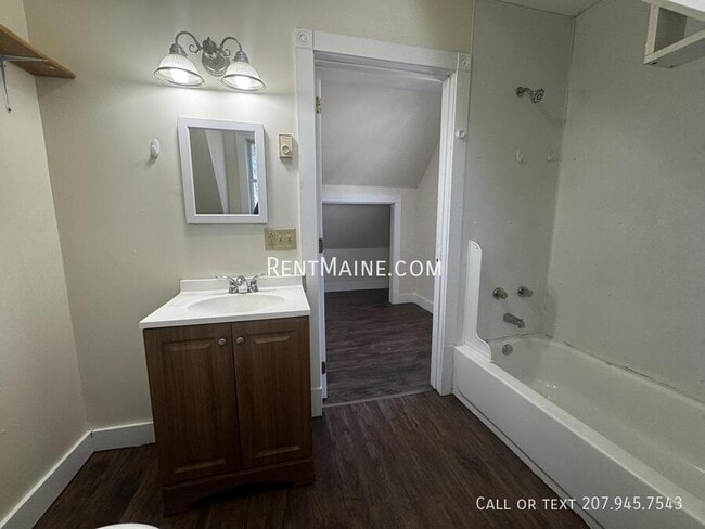 Building Photo - 3 Summer St