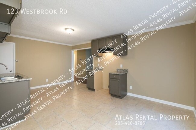 Building Photo - 123 Westbrook Rd