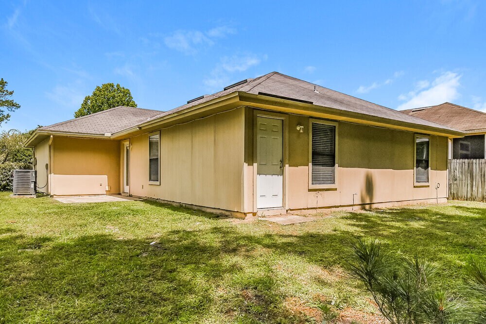 Building Photo - 4323 Hanging Moss Dr