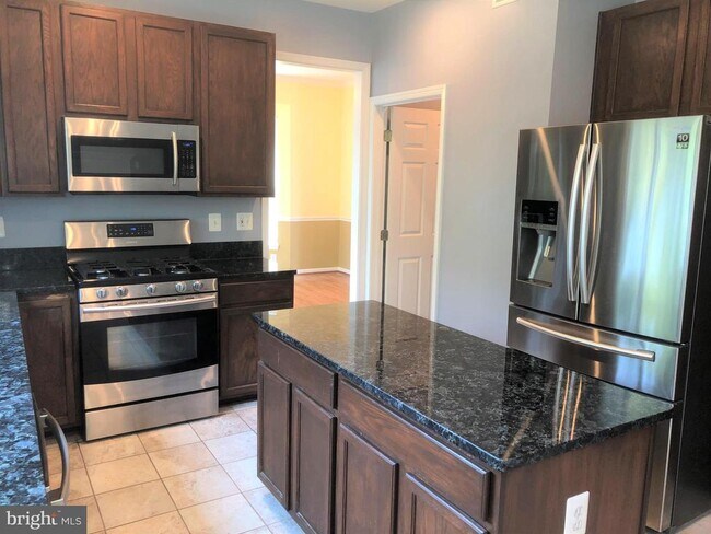 Building Photo - 46902 Wesleyan Ct