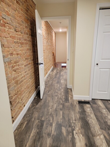 Building Photo - 701 Bunnecke Ave