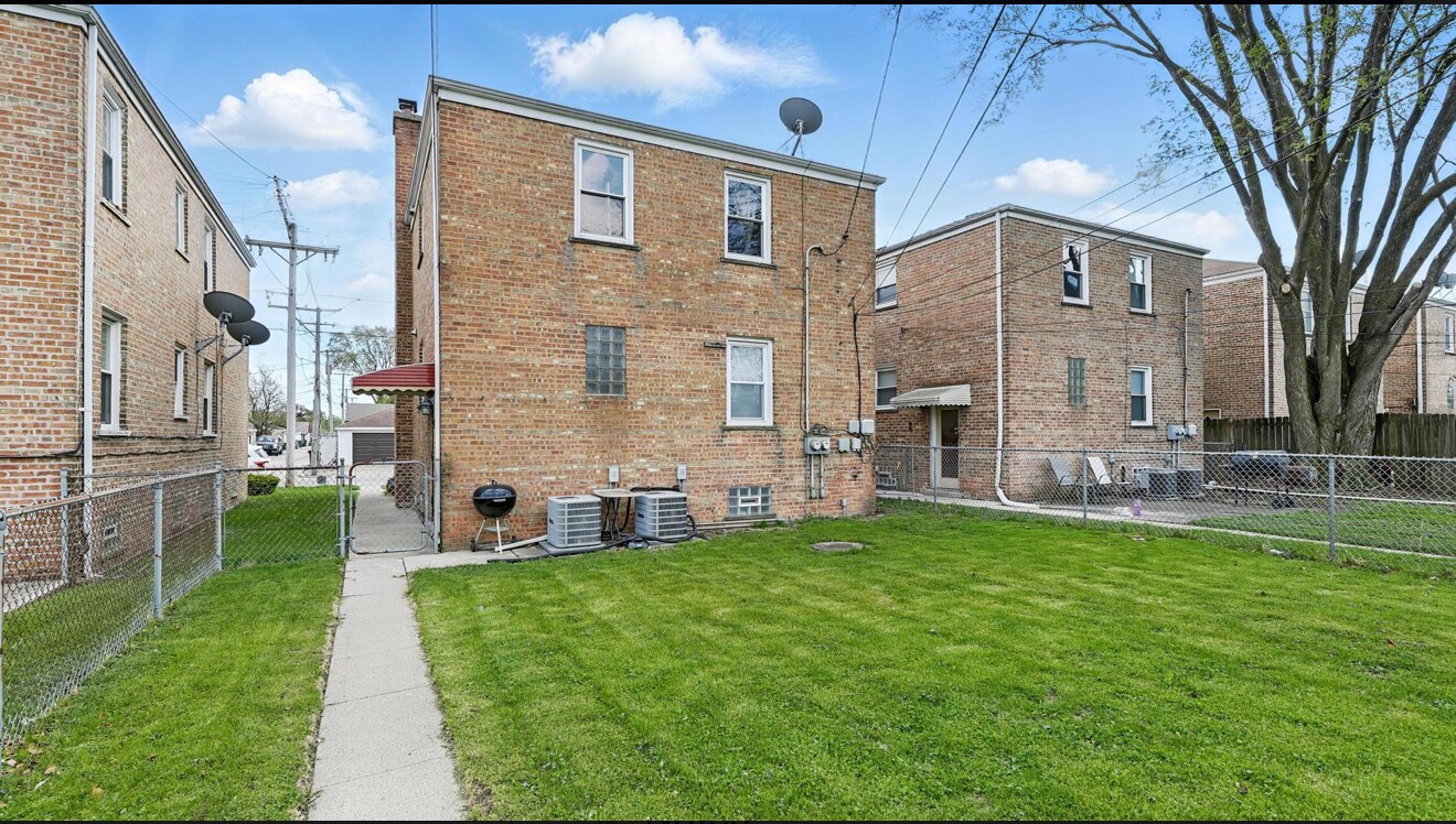 Building Photo - 3313 Jackson St