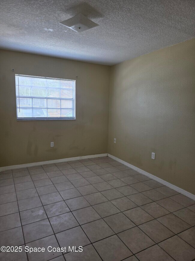 Building Photo - 102 Preston Ln