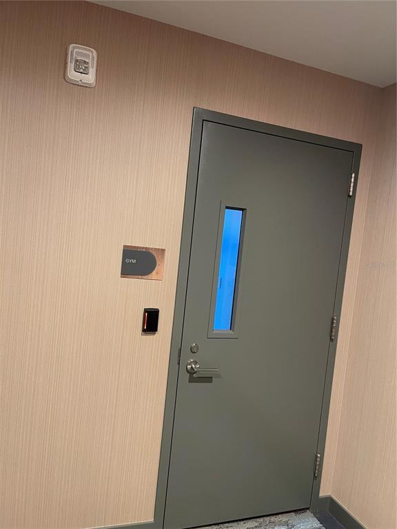 Building Photo - 400 Central Ave