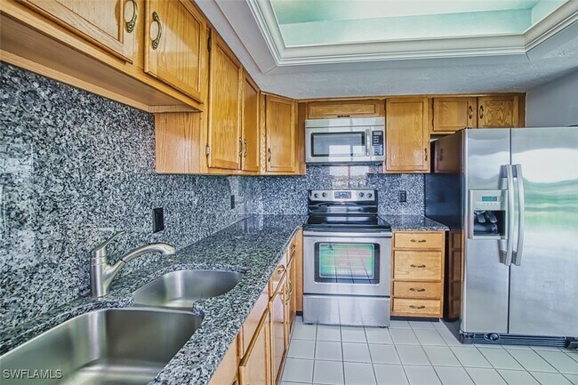 Building Photo - 7430 Lake Breeze Dr