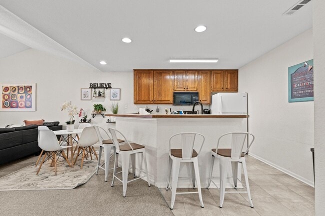 Building Photo - 5343 Godas Cir