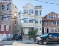 Building Photo - 93 21st St