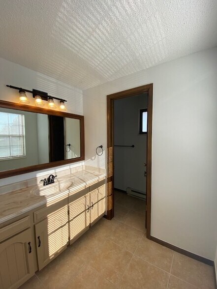 Building Photo - 1417 Antero Dr