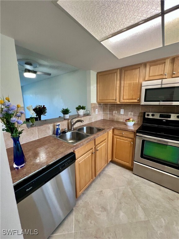 Building Photo - 423 Cape Coral Pkwy W