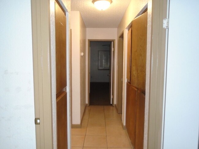 Building Photo - 4608 Tilyard Ct