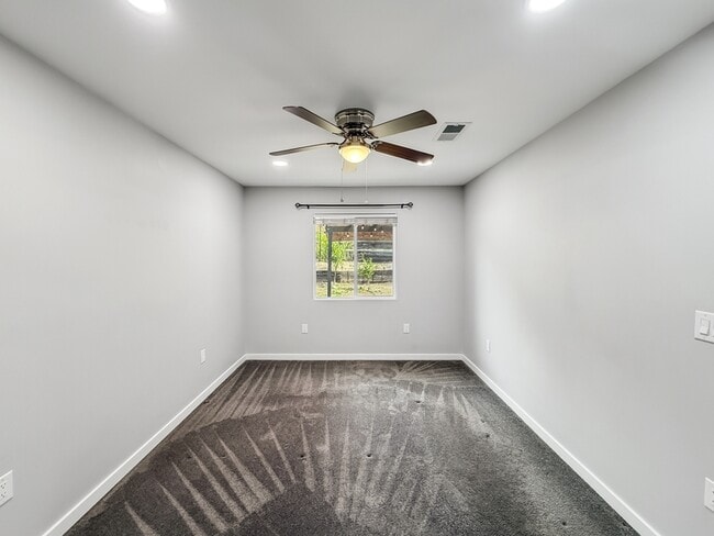 Building Photo - 6123 Horton Dr