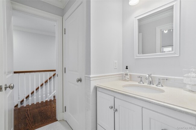 Building Photo - 11 Station Pl