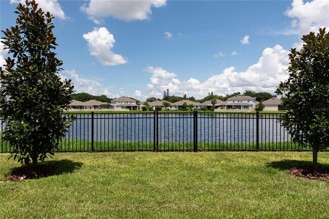 Building Photo - 16619 Mooner Plank Cir