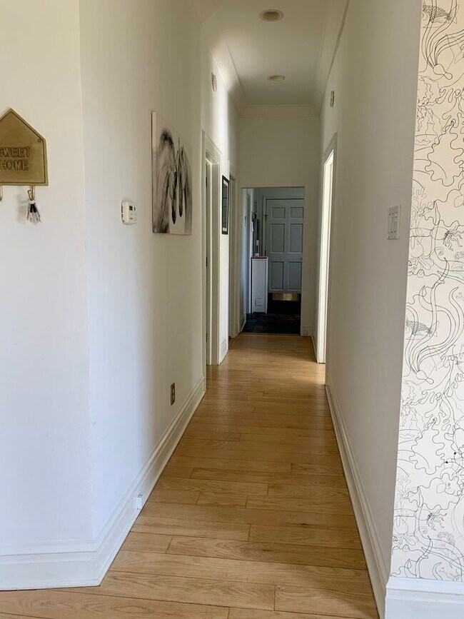 Building Photo - Spacious 3BR Condo in prime Lincoln Park l...