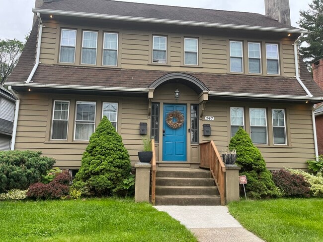 Building Photo - 367 Commonwealth Ave