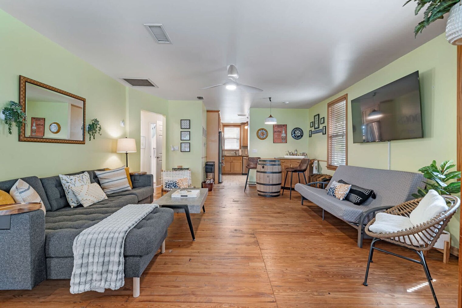 Building Photo - 35 Desoto Pl