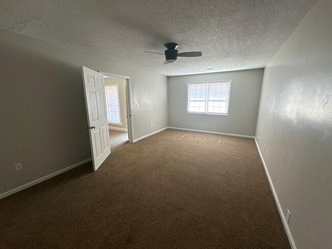 Building Photo - Four Bedroom, Two Bath Home, Just Off Tobacco Rd!