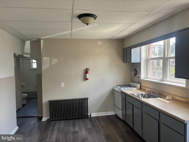 Building Photo - 225 Essex St