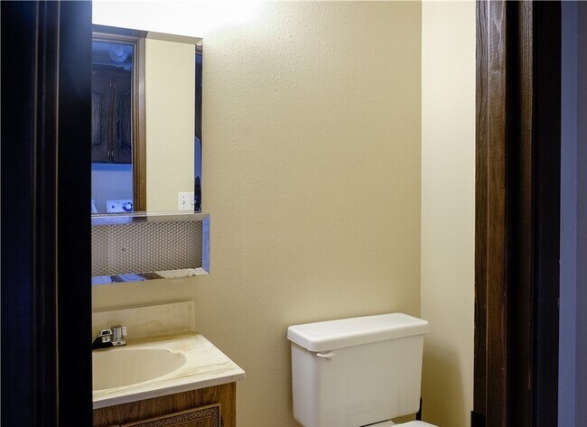 Building Photo - 8521 37th Ct SE