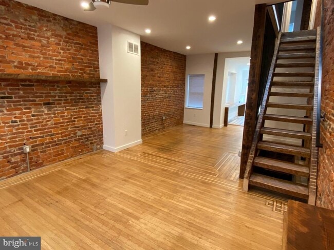 Building Photo - 3229 Chatham St