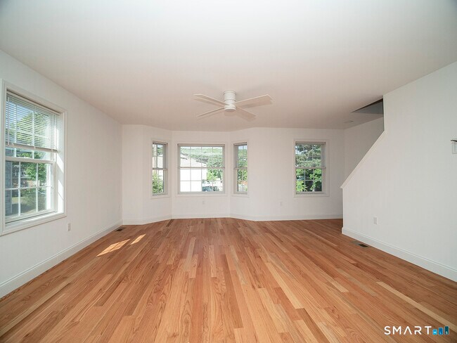 Building Photo - 44 Mettler St