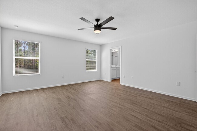 Building Photo - Welcome to your next home  in beautiful Green Cove Springs!