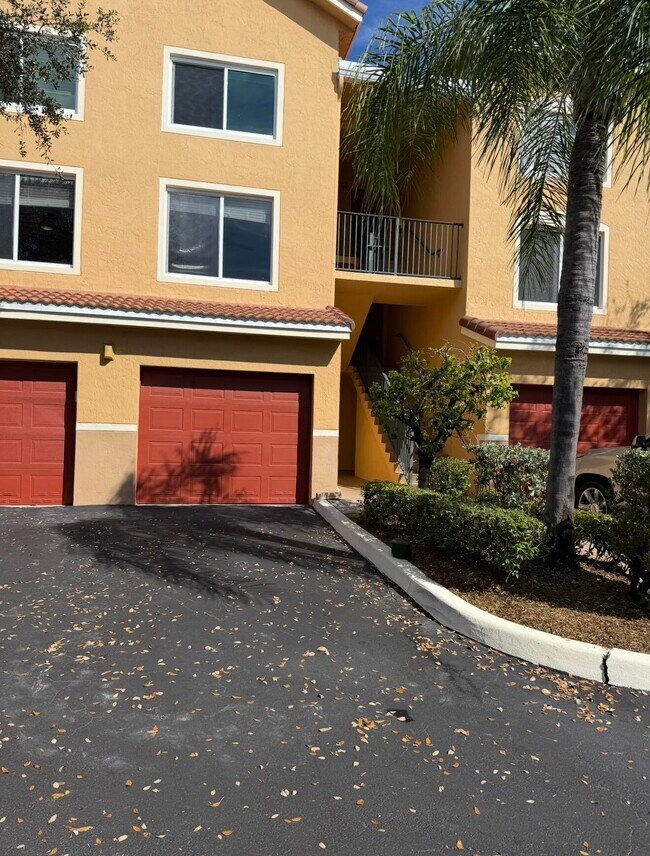 Building Photo - 300 Scotia Dr